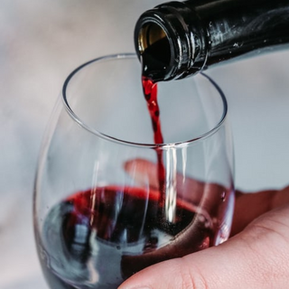 It’s party season! How to remove wine stains naturally