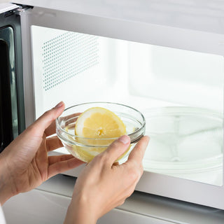 How to naturally clean and freshen your microwave